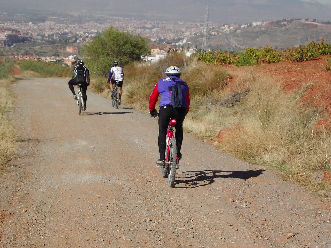 Camino de los Neveros, llegando a Huetor (Fernando, Paco, Alejandro)